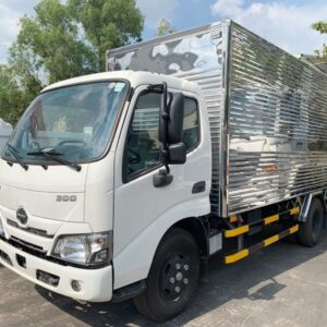 Xe Tải Hino XZU650L Euro 5 1.9 Tấn Thùng Kín