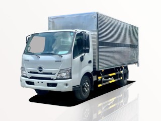 Xe Tải Hino XZU730L Euro 5 5 Tấn Thùng Kín