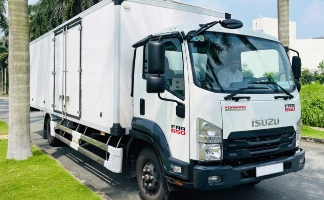 Xe Tải Isuzu FRR90QE5 5.5 Tấn Thùng Bảo Ôn Oxy