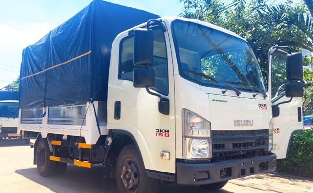 Xe Tải Isuzu QLR77FE5B 1.5 Tấn Thùng Bạt