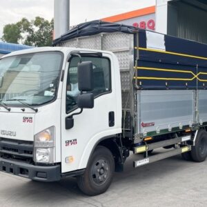 Xe Tải Isuzu QMR77HE5 2.5 Tấn Thùng Bạt