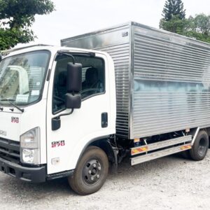Xe Tải Isuzu QMR77HE5 2.8 Tấn Thùng Kín