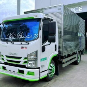 Xe Tải Isuzu QMR77HE5A 2.3 Tấn Thùng Kín