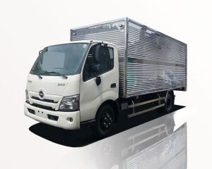 Xe Tải Hino XZU710L Euro 5 2.5 Tấn Thùng Kín